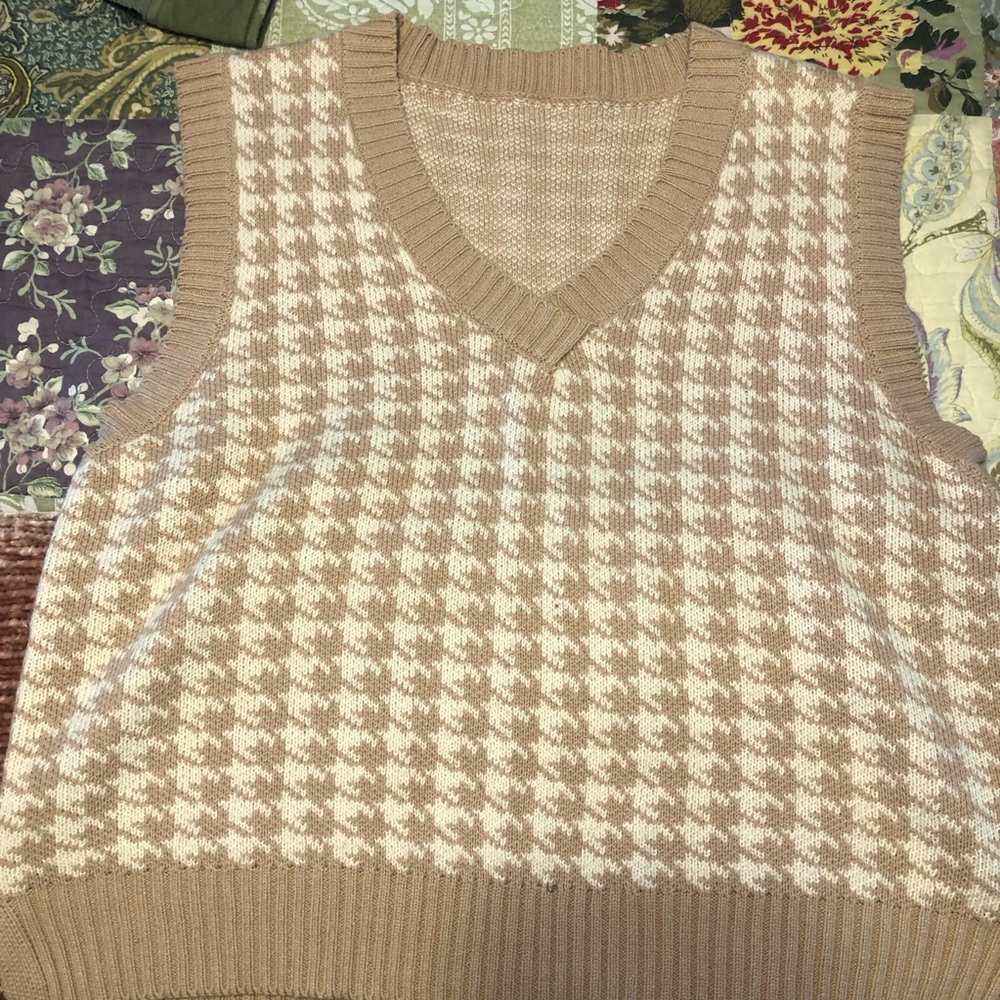 Sweater vest